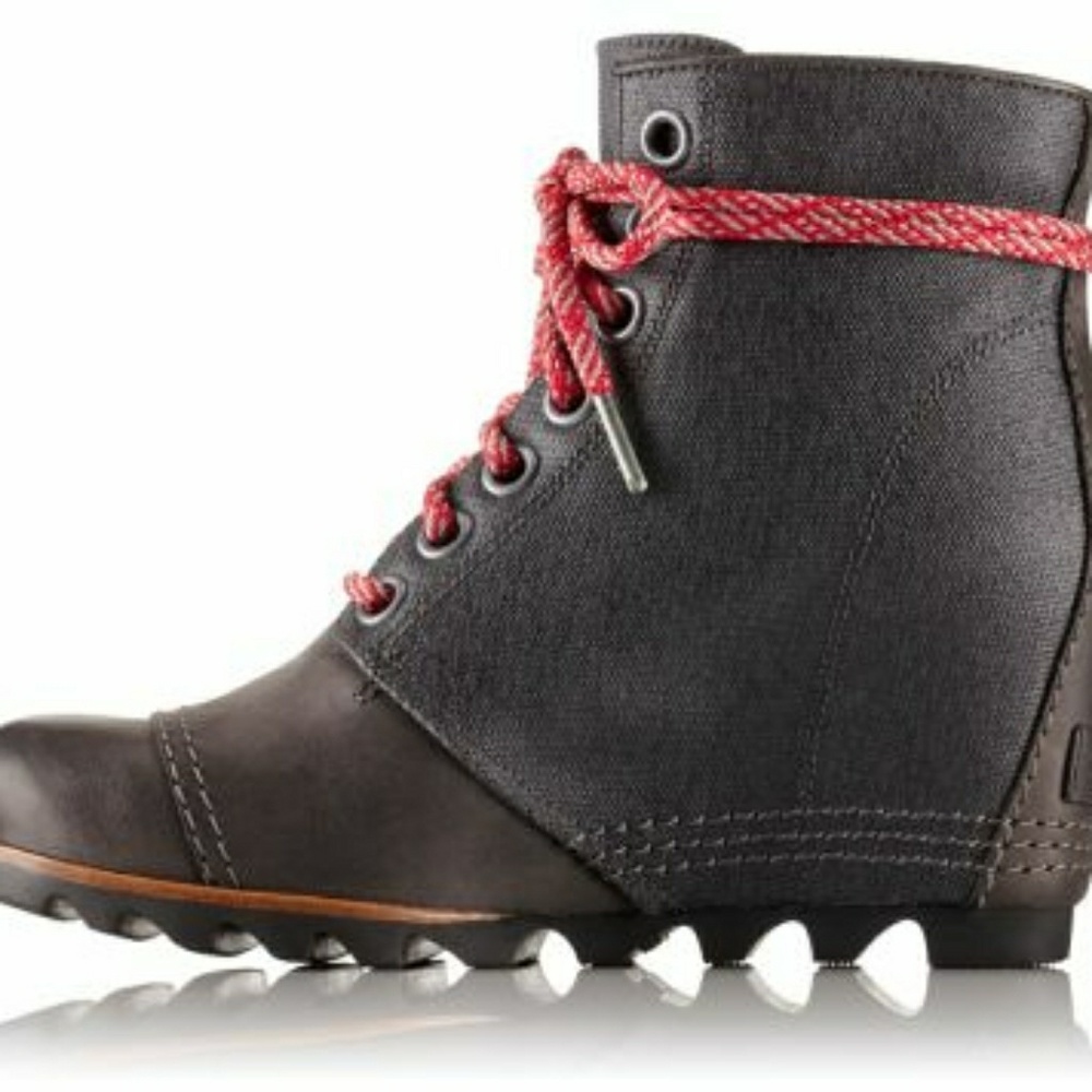 NWOT SOREL WOMEN’S PDX™ WEDGE BOOT